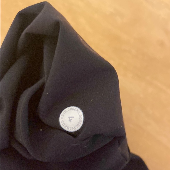 lululemon on the fly jogger women’s size 4 28 inseam - Picture 4 of 4